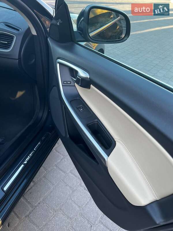 Седан Volvo S60 2016 в Шепетовке