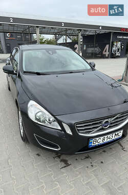Седан Volvo S60 2012 в Львові