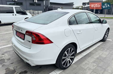 Седан Volvo S60 2017 в 