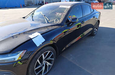 Седан Volvo S60 2019 в 