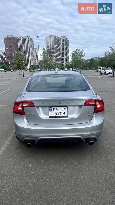 Седан Volvo S60 2016 в Києві