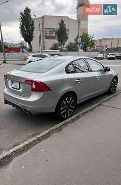 Седан Volvo S60 2016 в Киеве