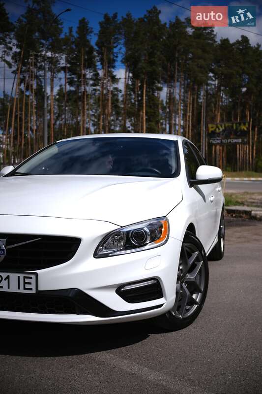 Седан Volvo S60 2016 в 