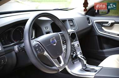 Седан Volvo S60 2016 в 