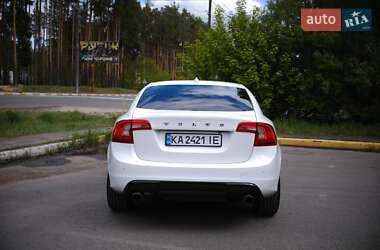 Седан Volvo S60 2016 в 