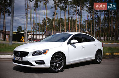 Седан Volvo S60 2016 в 