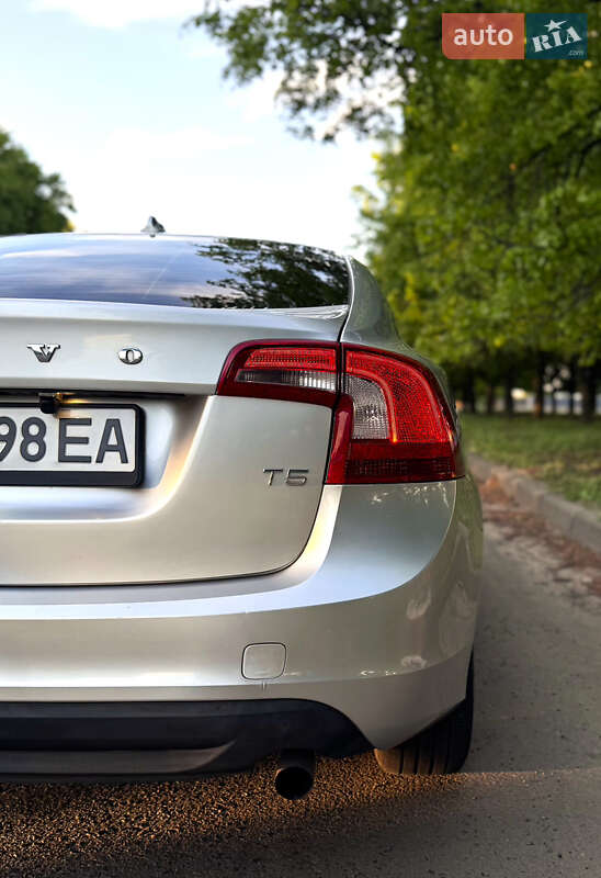 Седан Volvo S60 2012 в Ромнах фото 7 Седан Volvo S60 2012 в Ромнах