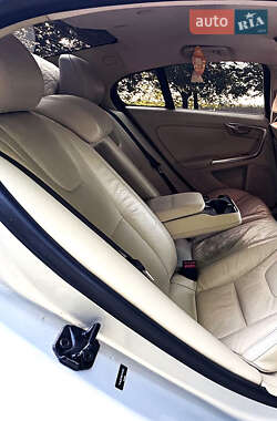 Седан Volvo S60 2012 в 