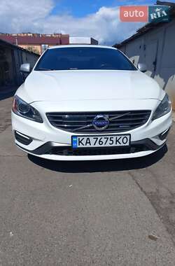 Седан Volvo S60 2015 в Києві