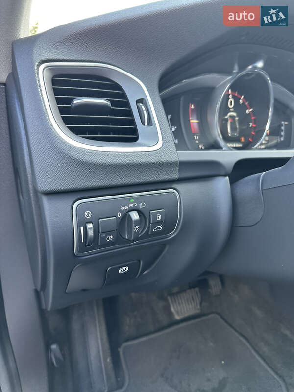 Седан Volvo S60 2017 в Львові