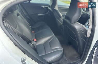 Седан Volvo S60 2017 в 