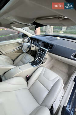 Седан Volvo S60 2014 в 