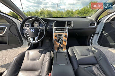 Седан Volvo S60 2015 в 