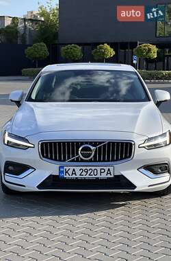 Седан Volvo S60 2019 в 