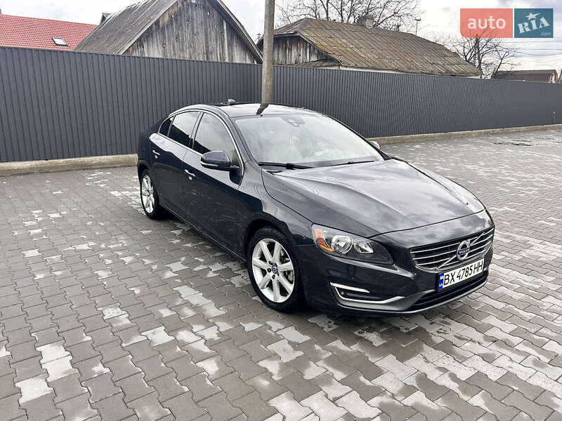 Седан Volvo S60 2015 в 