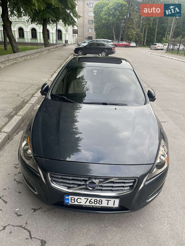 Седан Volvo S60 2010 в Житомире