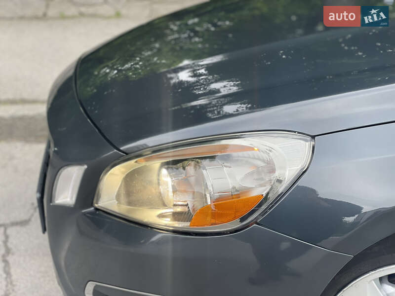 Седан Volvo S60 2010 в Житомире