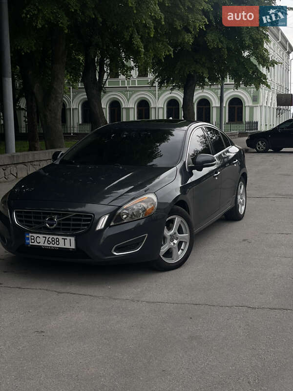 Седан Volvo S60 2010 в Житомире
