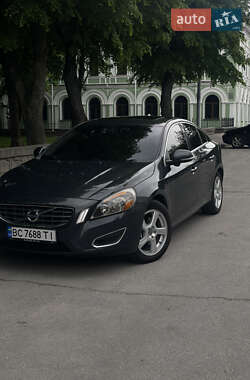 Седан Volvo S60 2010 в 