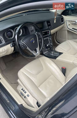 Седан Volvo S60 2010 в 