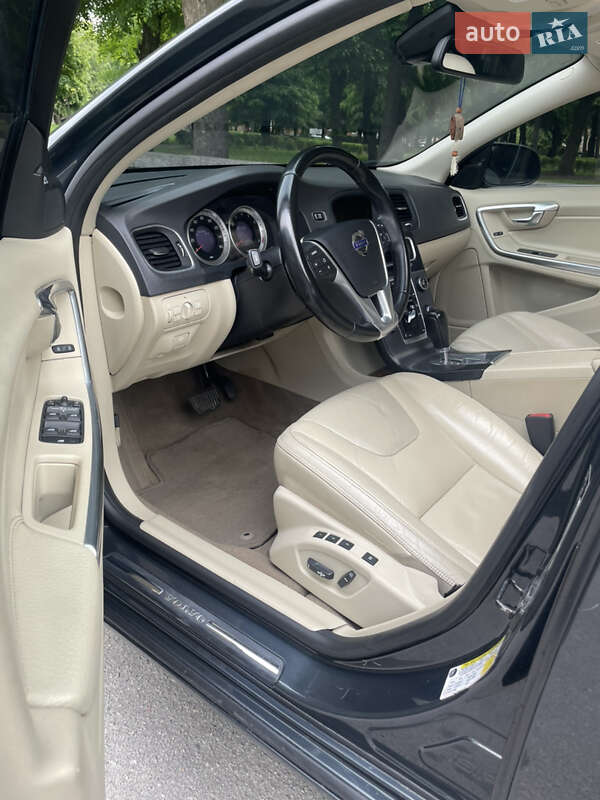 Седан Volvo S60 2010 в Житомире