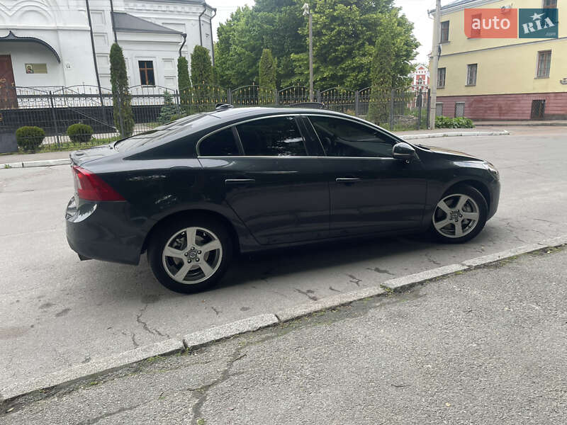 Седан Volvo S60 2010 в Житомире