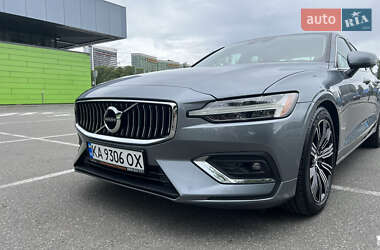 Седан Volvo S60 2019 в 