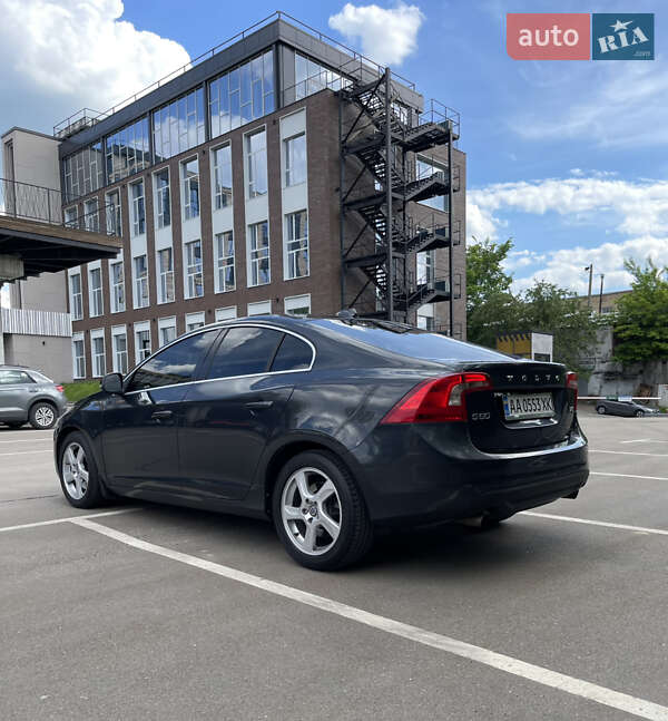 Седан Volvo S60 2011 в Києві