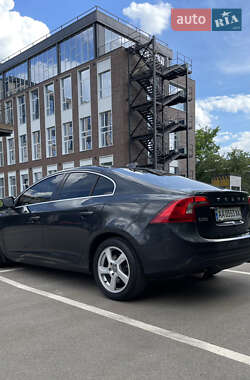 Седан Volvo S60 2011 в 