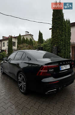 Седан Volvo S60 2019 в 