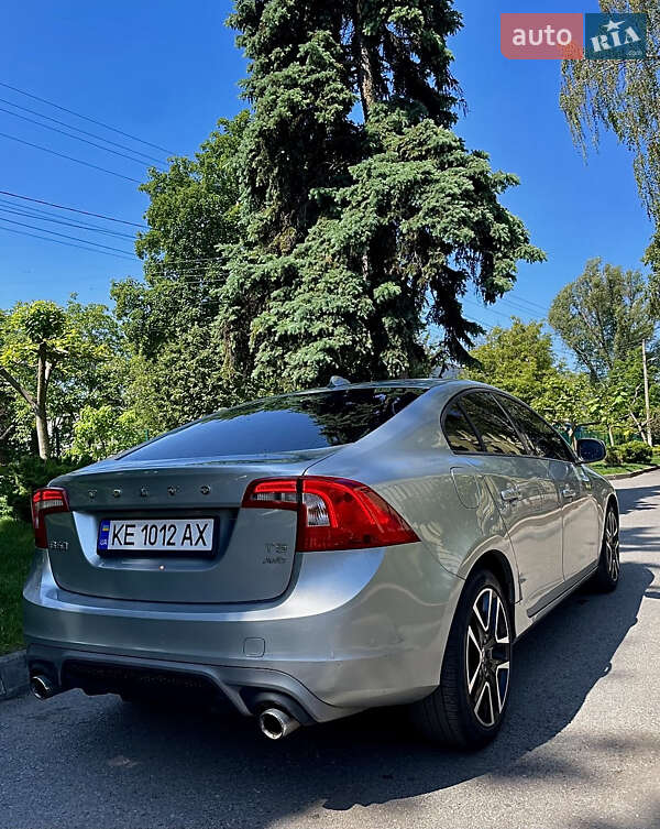 Седан Volvo S60 2016 в Днепре