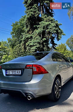 Седан Volvo S60 2016 в 