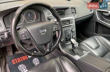 Седан Volvo S60 2012 в 