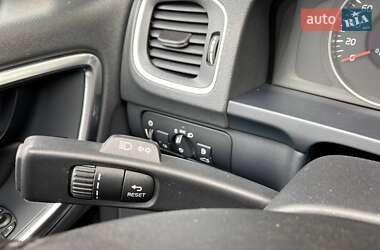 Седан Volvo S60 2012 в 