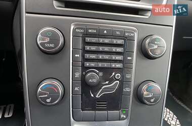 Седан Volvo S60 2012 в 