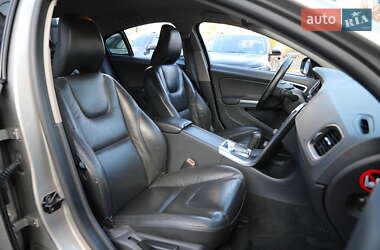 Седан Volvo S60 2014 в 