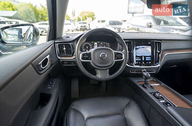 Седан Volvo S60 2021 в 