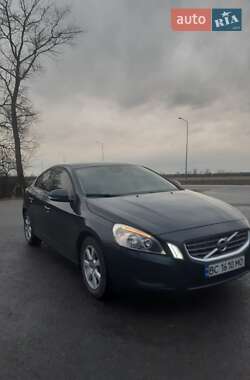 Седан Volvo S60 2012 в Львове