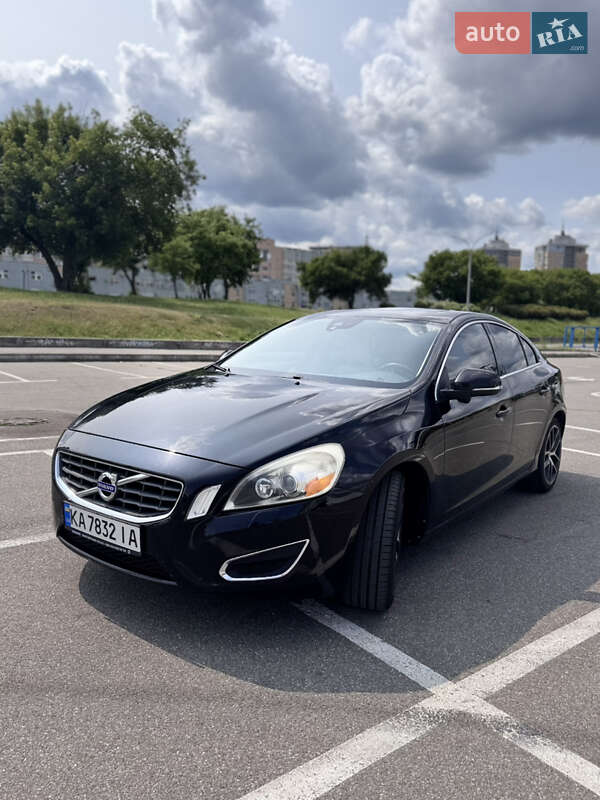 Седан Volvo S60 2010 в 