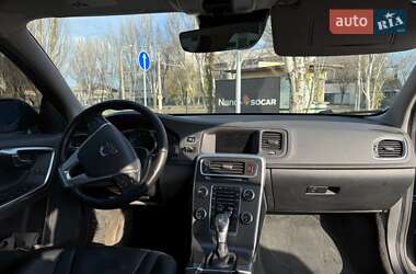 Седан Volvo S60 2015 в 