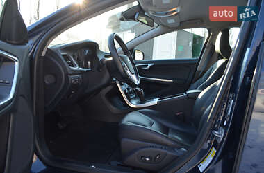 Седан Volvo S60 2014 в 