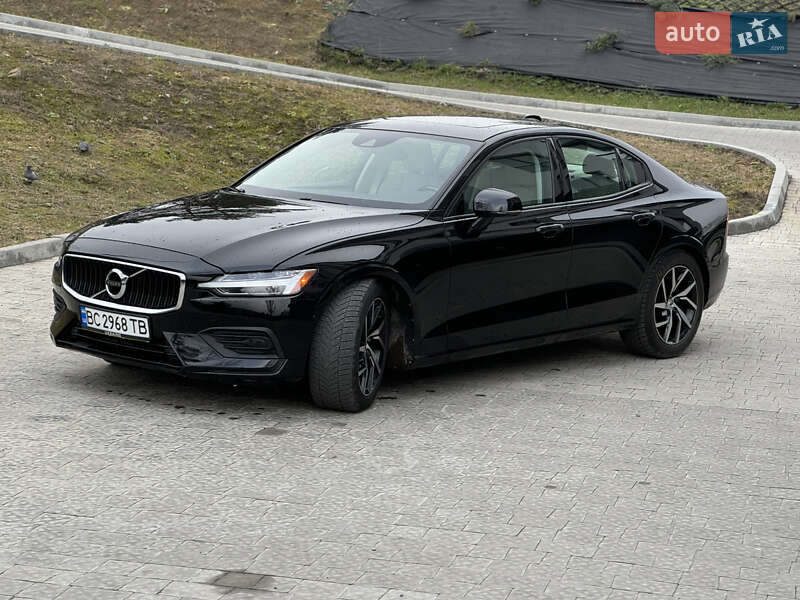 Седан Volvo S60 2019 в Новояворовске