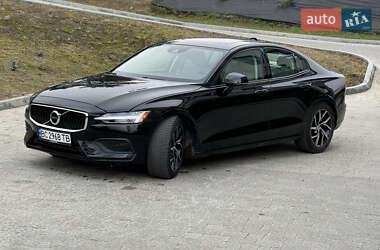 Седан Volvo S60 2019 в 