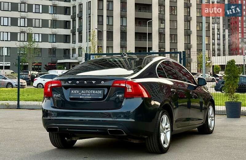 Седан Volvo S60 2014 в Киеве