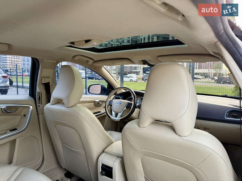 Седан Volvo S60 2014 в Киеве