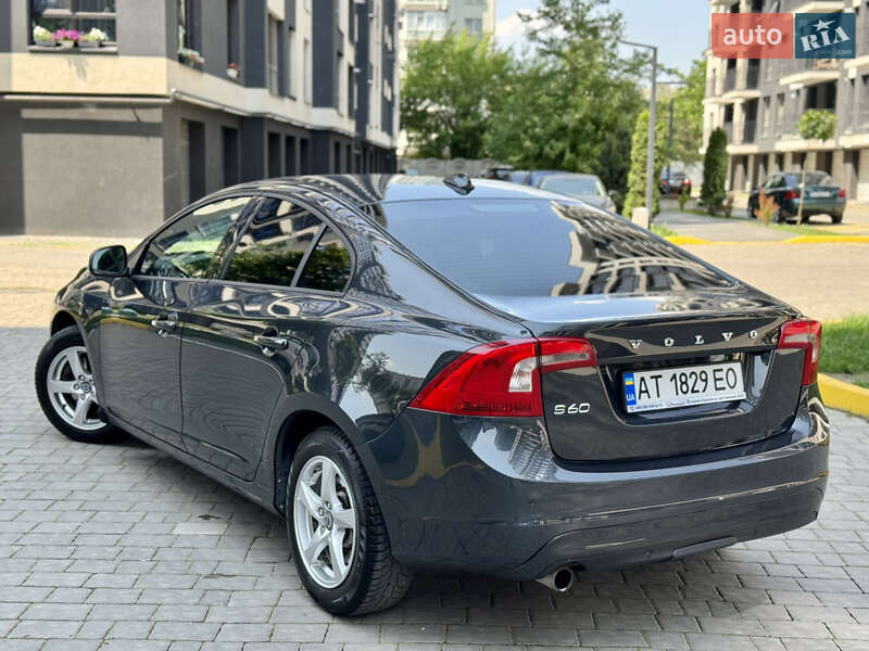 Седан Volvo S60 2014 в Ивано-Франковске