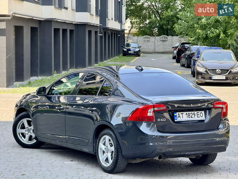 Седан Volvo S60 2014 в Ивано-Франковске