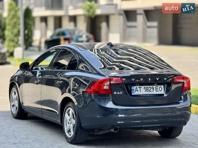 Седан Volvo S60 2014 в Ивано-Франковске