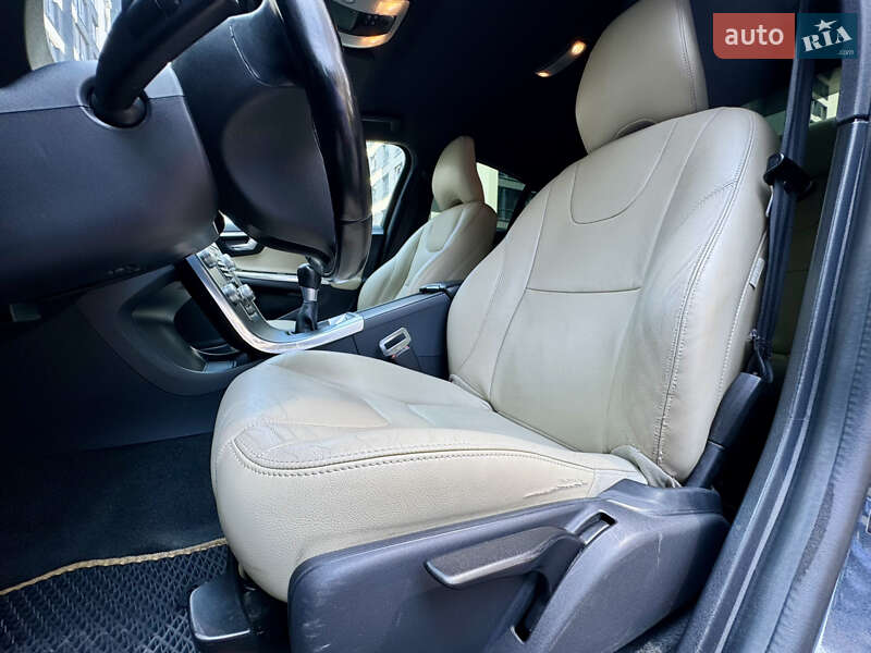 Седан Volvo S60 2014 в Ивано-Франковске