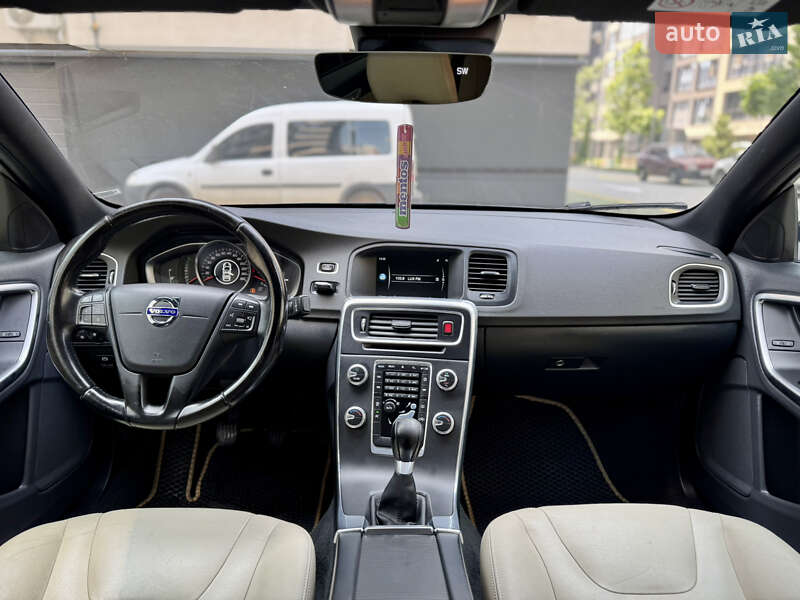 Седан Volvo S60 2014 в Ивано-Франковске